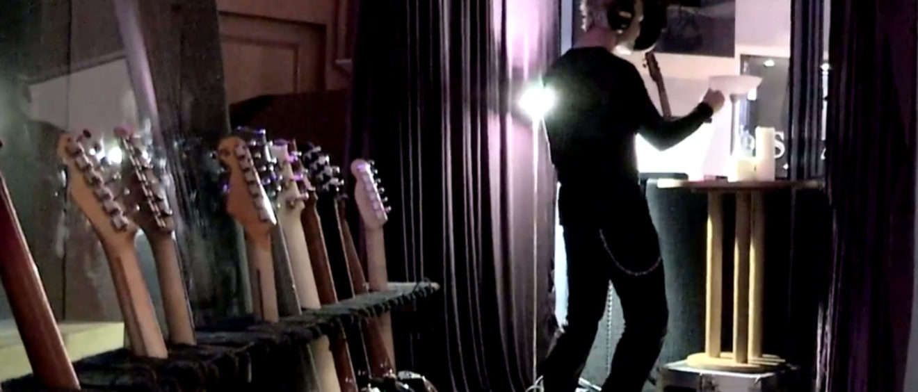 Billy Idol - Kings & Queens of the Underground